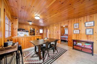 Knotty Pine Cabin - Joseph - 6