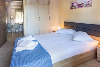 Kate's Modern 2 BR Apartment in Perea - 1