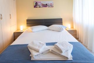 Kate's Modern 2 BR Apartment in Perea - Perea - 2
