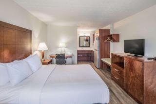 Suburban Studios Middlesboro - 1