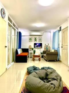 Cozy Central - Near arca south signal taguig - Manila - 4