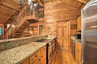 Big Canoe Mountain Resort Cabin with Pool Access! - Jasper - 4