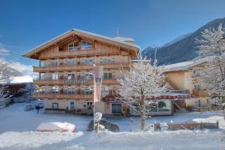 Hotel Steiger - Neukirchen am Großvenediger - 0