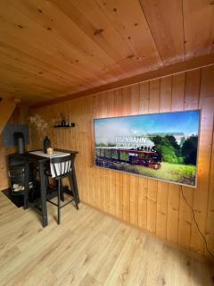 Charmant Chalet mit See und Bergsicht - Hofstetten - 6