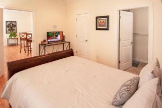 Near Plaza District Cozy 1BDR - Gated Parking - 6