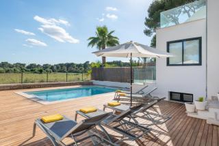 Villa Casa Marian for 8 with swimming pool, garden and close to beach - Can Picafort - 1