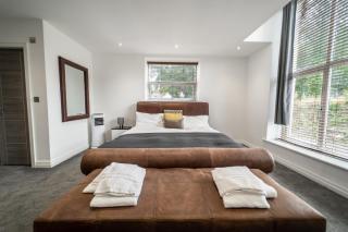 The Ashcroft Studios & Apartments with Free Parking - 8