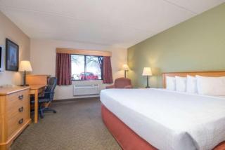 AmericInn by Wyndham Pampa Event Center - 2