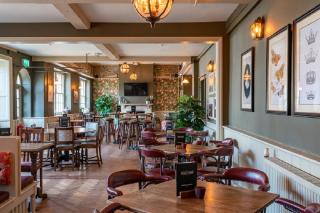 The Kings Arms Hotel - 8