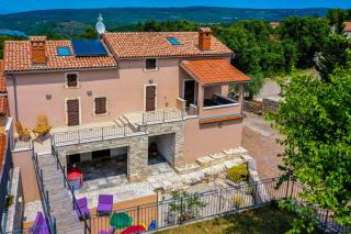 LUXURY VILLA ON SPACIOUS PRIVATE PROPERTY - 4