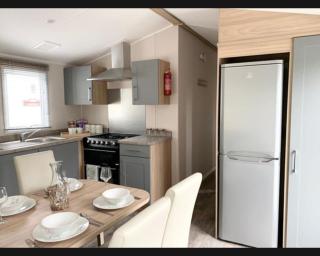 Exotic 3-Bed Caravan at Newquay Holiday Park - Newquay - 6