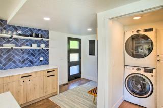 A Contemporary Dream Lakefront Rathdrum Oasis! - 1