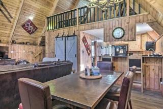 Ski-InandSki-Out Red River Cabin with Mtn Views! - Red River - 4