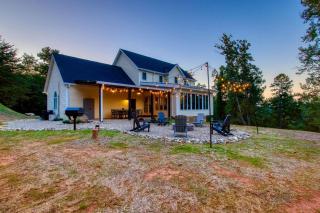 Powdermill Point Theater Room, Miniature Golf, 560 FREE tickets each paid day! - 2