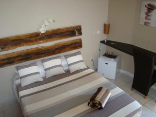 Hotel Ylang Ylang - Saint-Gilles-les-Bains - 5