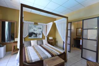 Hotel Ylang Ylang - Saint-Gilles-les-Bains - 4