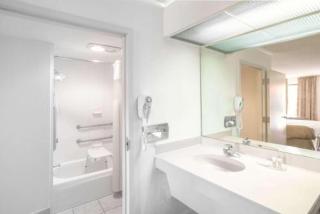 Days Inn by Wyndham Salem - Salem - 1