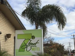 7th Street Motel - 4