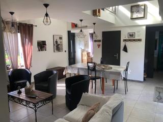 Aux Jardins De La Guyonnière Gîte 2 à 13 personnes - Ruaudin - 2