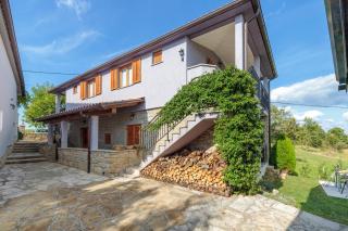 Apartments Sveti Leonard - Oprtalj - 0