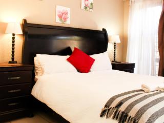 Dumelang Executive Lodge- OFF-GRID Solar powered Midrand - Midrand - 9