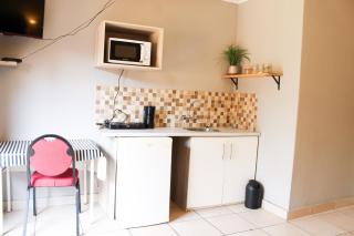 Dumelang Executive Lodge- OFF-GRID Solar powered Midrand - Midrand - 8