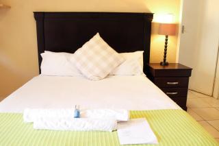 Dumelang Executive Lodge- OFF-GRID Solar powered Midrand - Midrand - 2