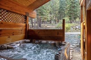 Bear Meadows Lodge - Hot Tub - Tahoe Donner Home - Truckee - 4