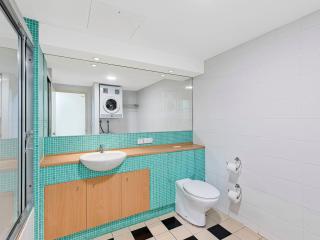 Waterfront Apartment 216 - The Entrance - 4