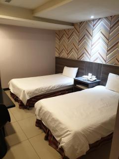 Chuan Fu Hotel - Fengyuan - 6