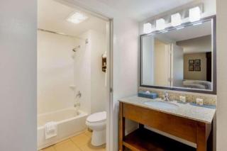 La Quinta by Wyndham Oakland - Hayward - 3