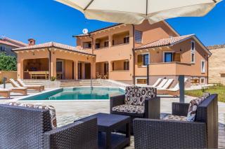 Pool Terrace Relax & Fun Villa Fuma - 4