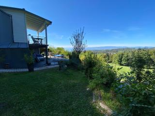 Petite maison à l'orée des bois vue sur le lac calme et zénitude - 5