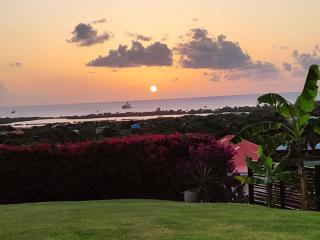 Holiday Home Belvedere - Dickenson Bay - 1
