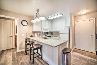 Mammoth Mtn Escape with Pool and Walk to Ski Lift - Mammoth Lakes - 3