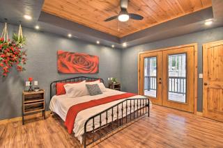 Modern Broken Bow Cabin Large Deck, BBQ and Pergola - 9