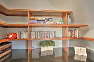 Lake Lovers Oasis Hot Tub and Mt Rainier View! - 5