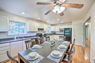 Hot Tub and Yard Stroudsburg Home in Poconos - 3