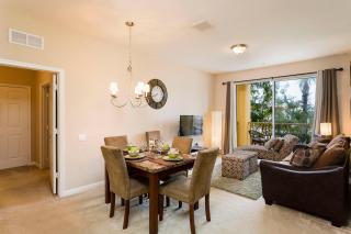 Spacious 2BR 2BA with Balcony 5 Mins to Convention Center & Epic Universe - 1