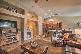Spacious Surprise Home 6 Mi to Wildlife World Zoo - Surprise - 4