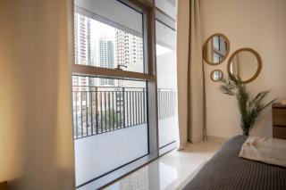 Elegant Apt With Balcony Minutes from Burj Khalifa - Dubai - 3
