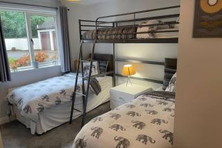 2 bedroom 2 bathroom luxury apartment 1 minute from Lake pet friendly free parking - 2