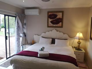Seaside Sunny Stay - Durban - 4