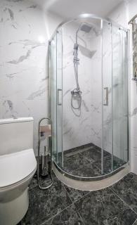 Residente Centr Apart-Hotel - Lviv - 9