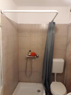 Tobyta nu primesc santieristi si petrecareti - Bucharest - 1