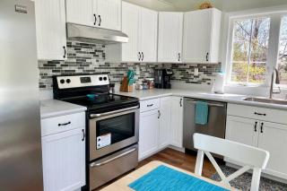 Newly Renovated Carriage House Near Town & Beaches - Madison - 6