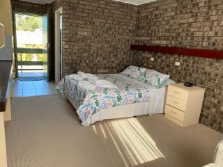 The SIM - Sussex Inlet Motel - 6