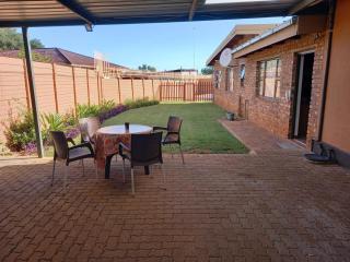 White Rose Guest House - Vanderbijlpark - 5