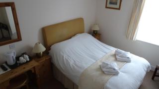 The Furze Bush Inn - 8