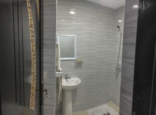 Historic & Quiet Family apartment with 2 BR & 2 WC - 8